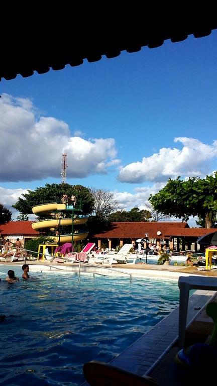 公寓 Apartamento Imperio Romano - 2 Quartos, 24Hs Piscina Caldas Novas
